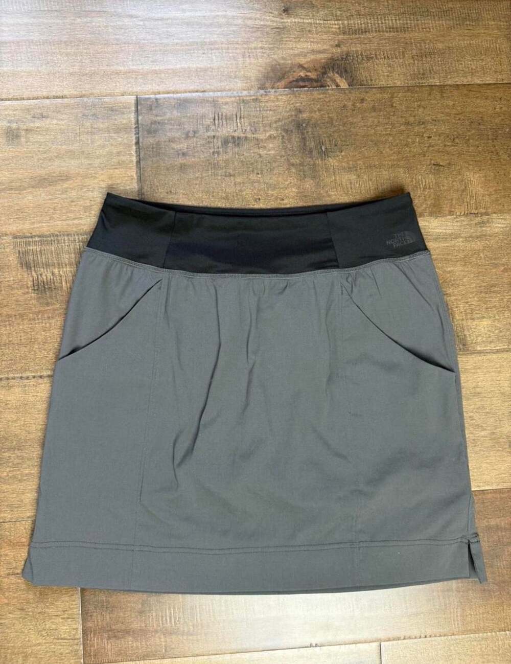 The North Face Flashdry Skort Size M Gray Athletic